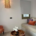 Joelia B Paros With Private Jacuzzi Naousa