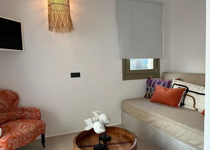 Paros B With Private Jacuzzi Náusza