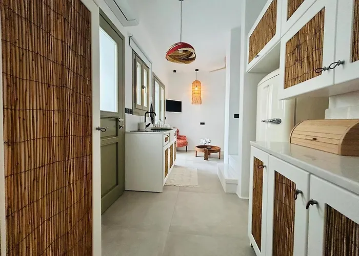 Paros B With Private Jacuzzi Náusza