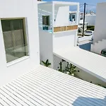 Joelia B Paros With Private Jacuzzi Дом отдыха