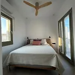 Joelia B Paros With Private Jacuzzi Дом отдыха