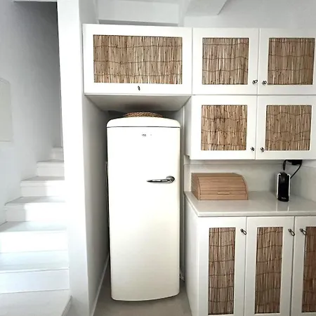 Paros B With Private Jacuzzi Prázdninový dům *