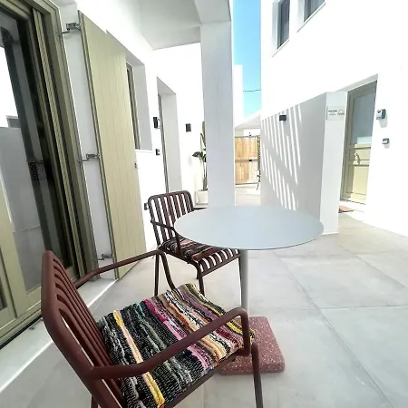 Prázdninový dům Paros B With Private Jacuzzi *