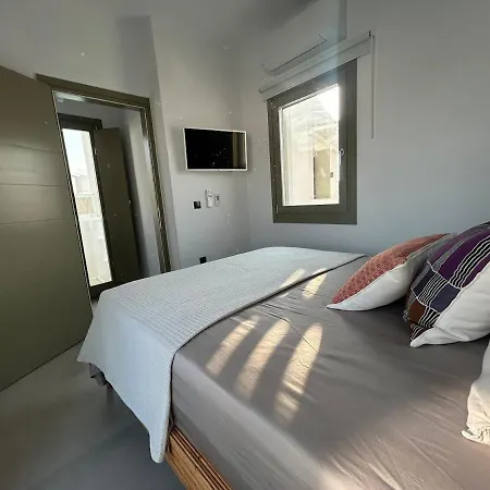 Paros B With Private Jacuzzi Prázdninový dům *