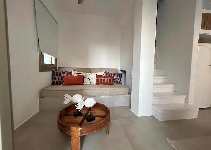 Paros B With Private Jacuzzi 度假居