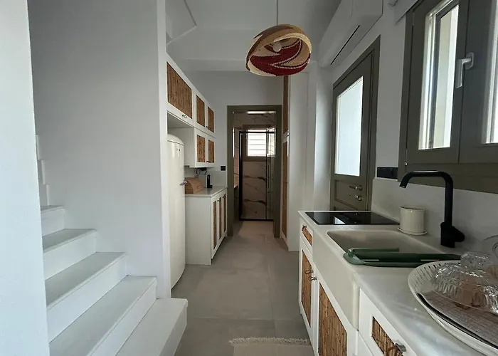 Paros B With Private Jacuzzi 度假居 *